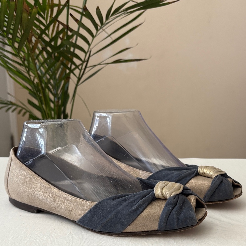 FENDI Metallic Pale Gold and Navy Bow Leather Flats